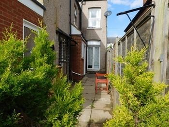 Spencer Inn Apartments Хароу Екстериор снимка
